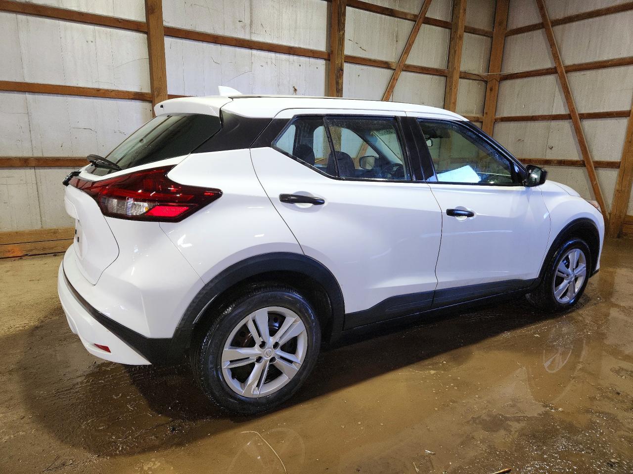 Nissan Kicks S