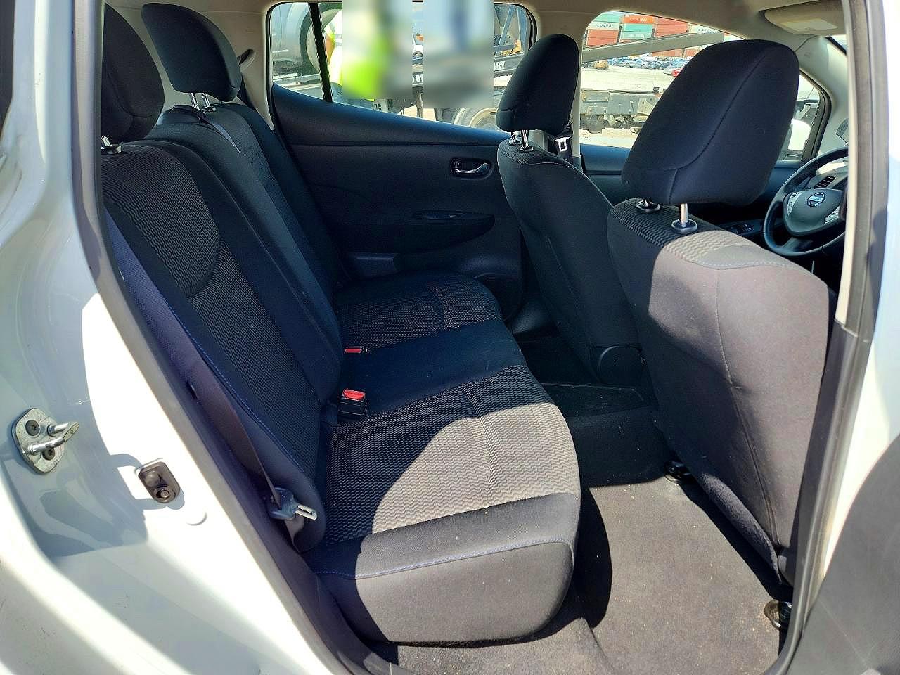 Nissan LEAF S