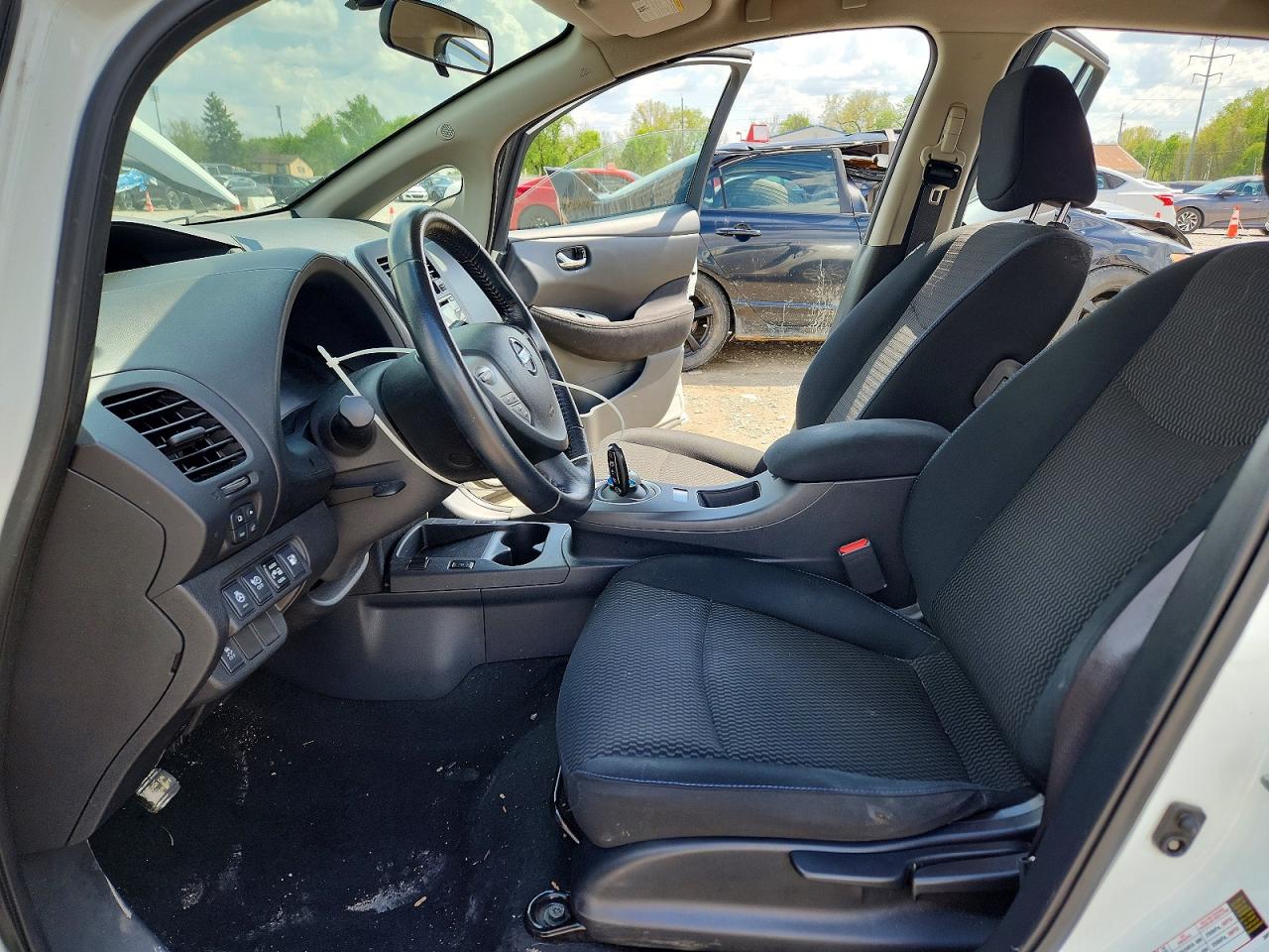 Nissan LEAF S