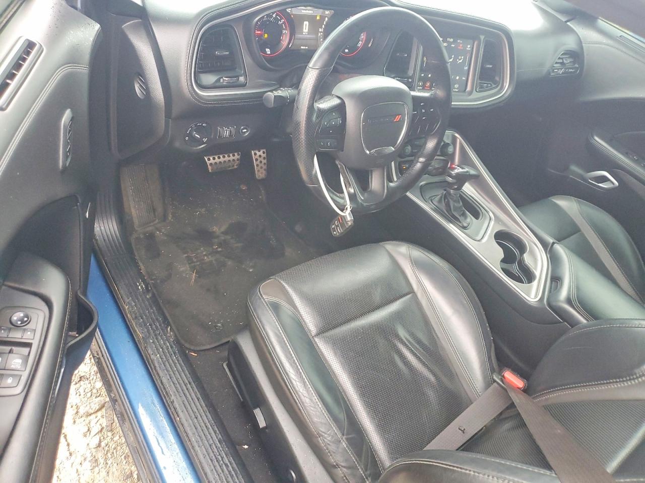 Dodge Challenger Sxt