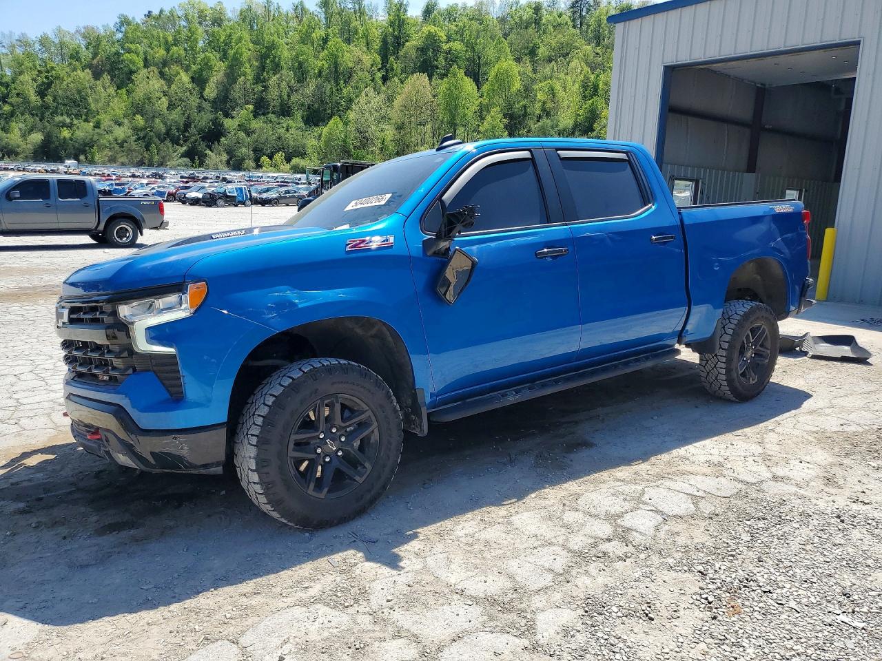 Salvage Chevrolet Silverado Image