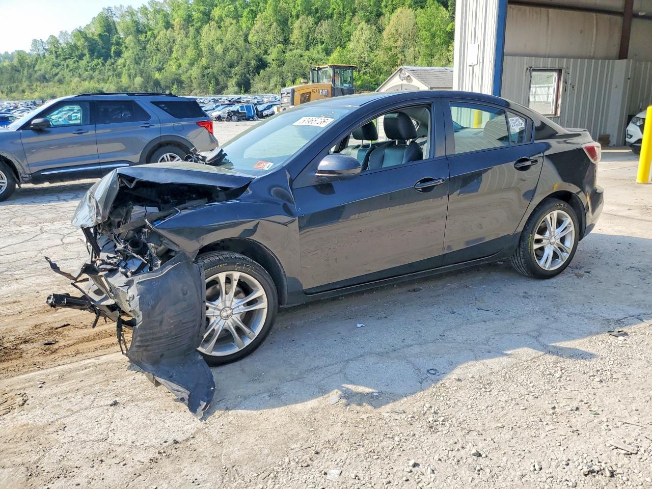 Salvage Mazda Mazda3 Image
