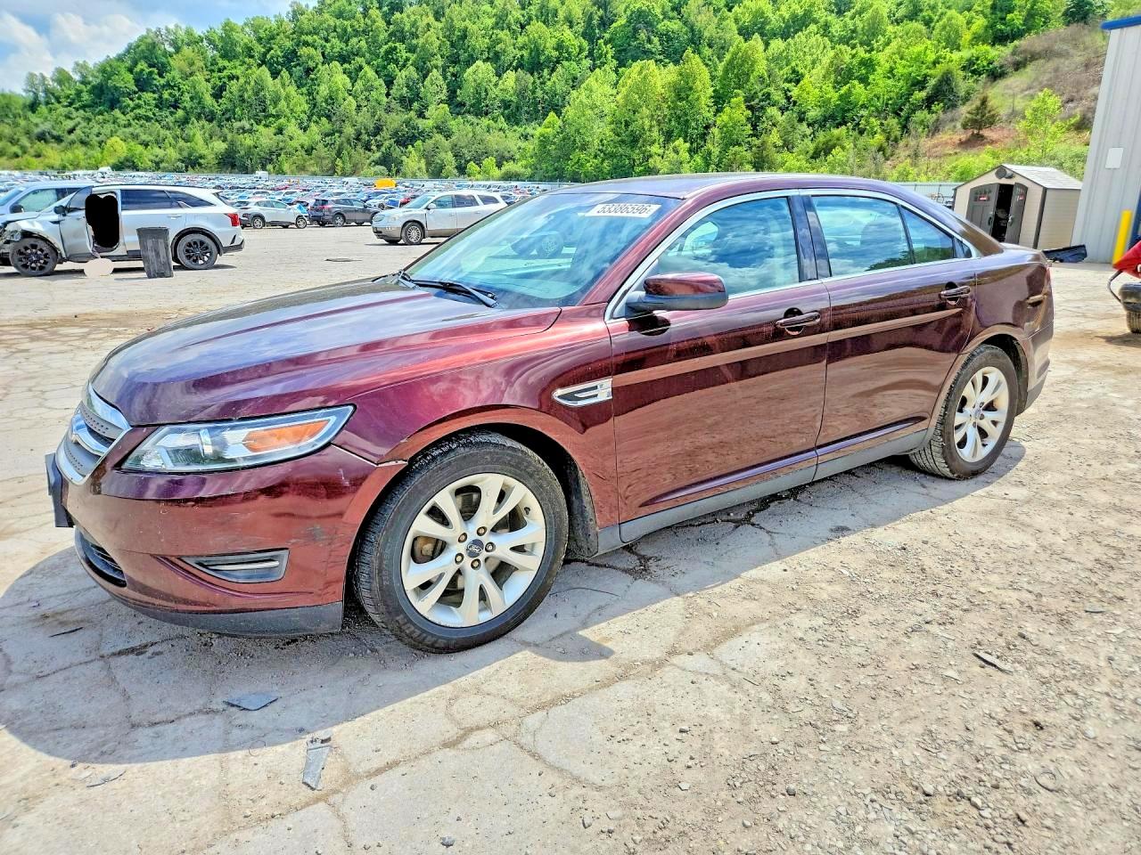 Salvage Ford Taurus Image