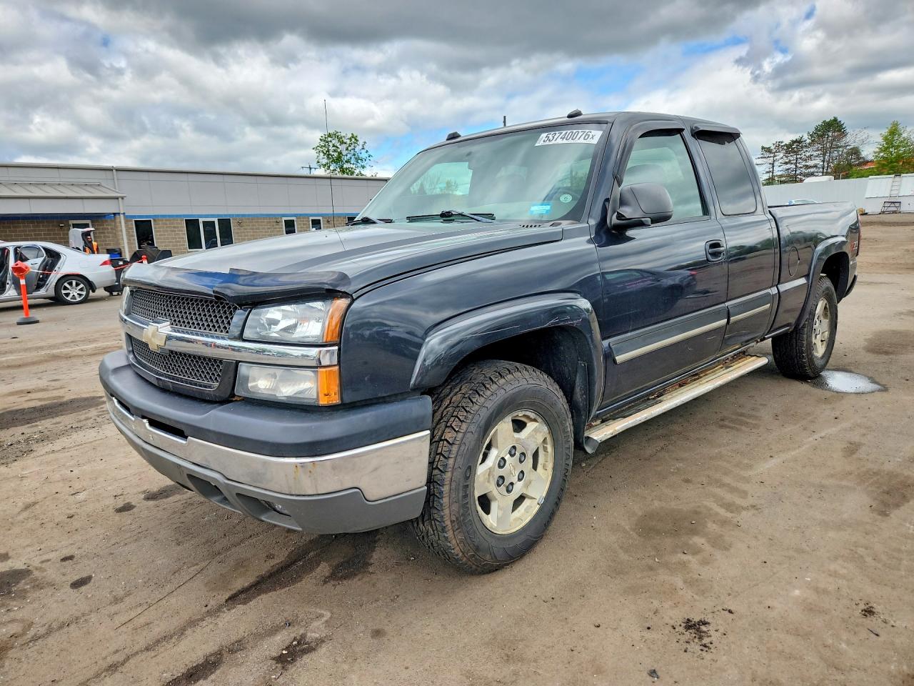 Salvage Chevrolet Silverado Image