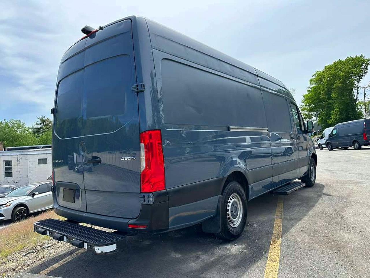 Mercedes-Benz Sprinter 2500
