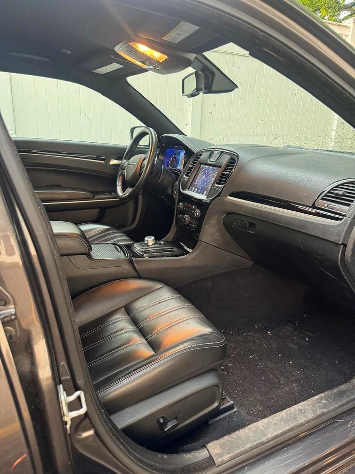 Chrysler 300 S