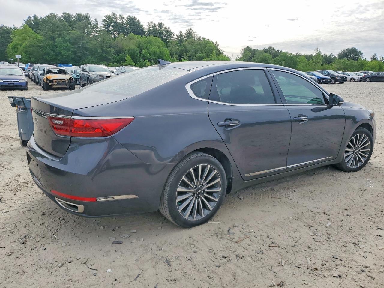 Kia Cadenza Premium