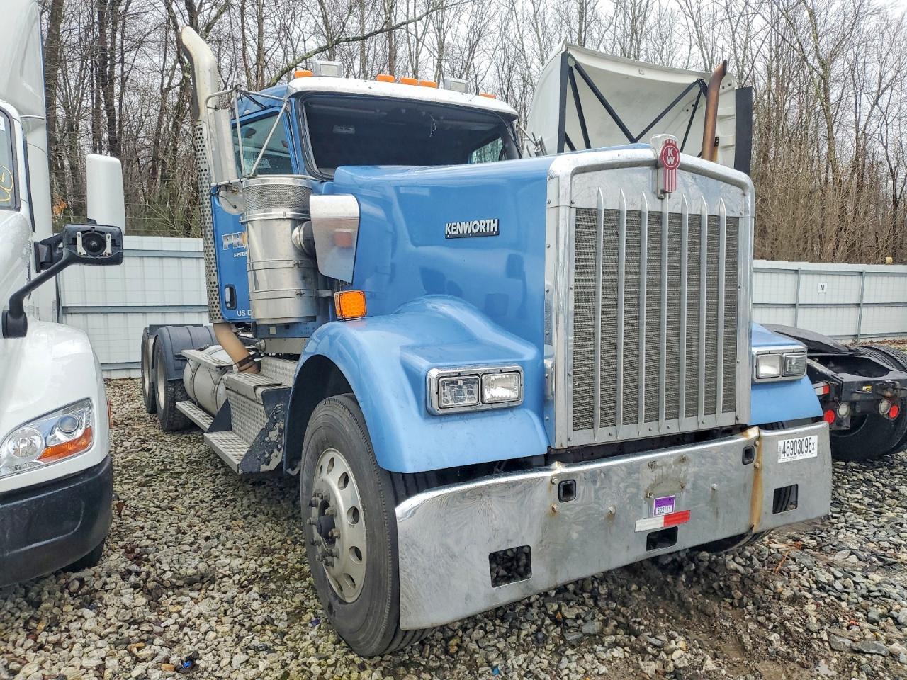 Salvage Kenworth Construction Image