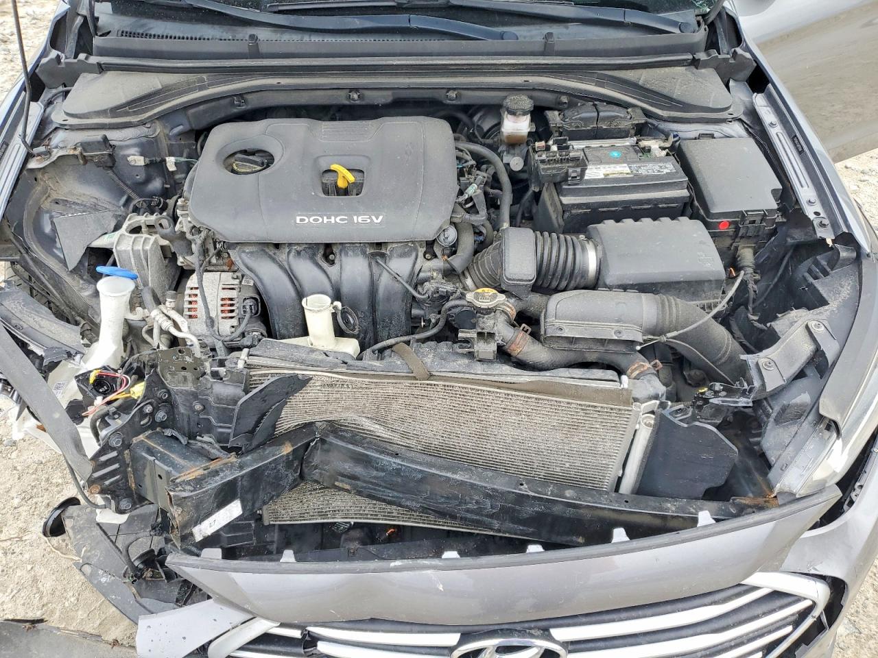 Hyundai ELANTRA Sel