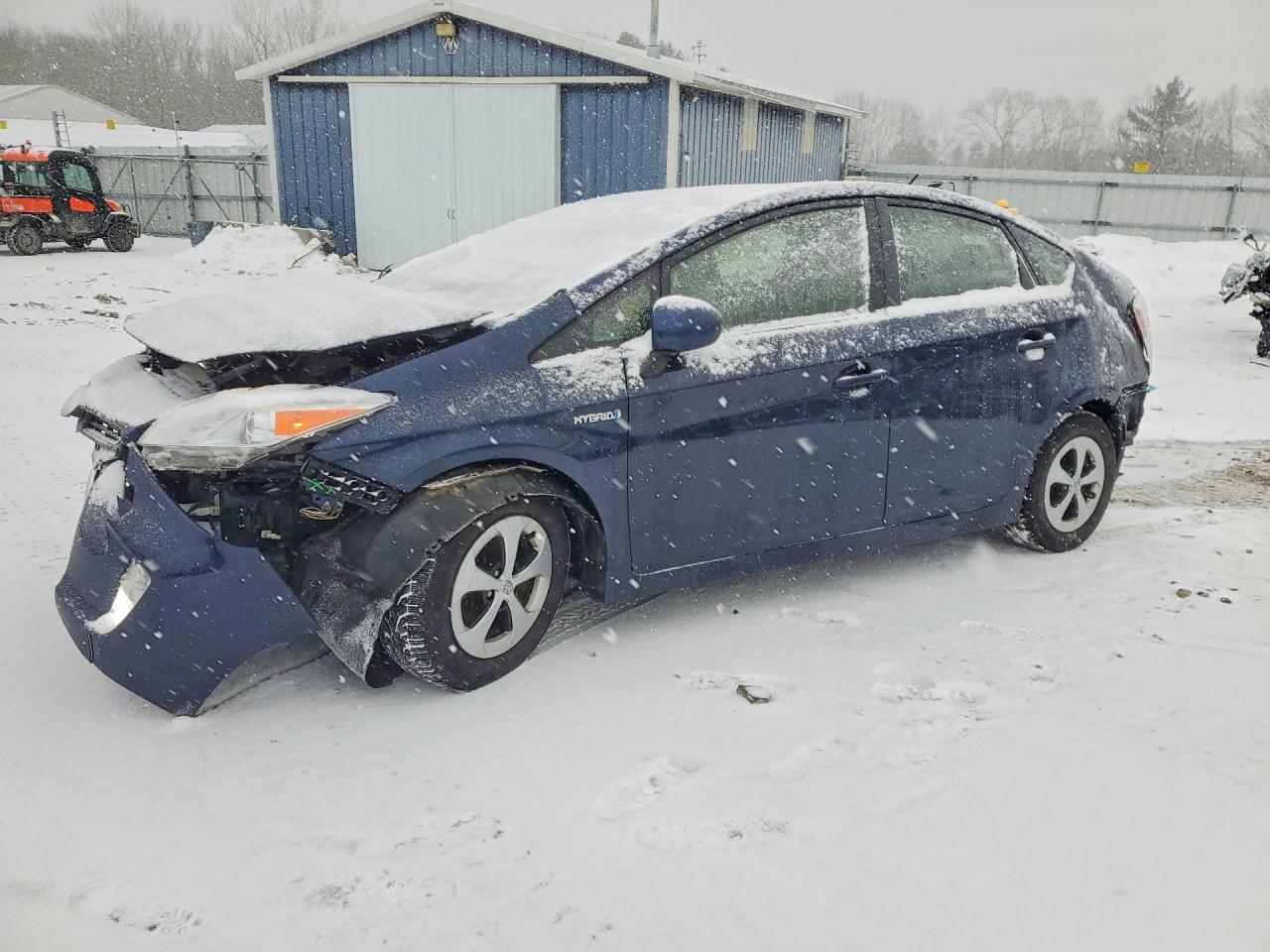 Salvage Toyota Prius Image