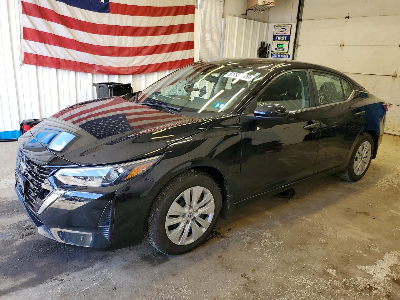 Salvage Nissan Sentra Image