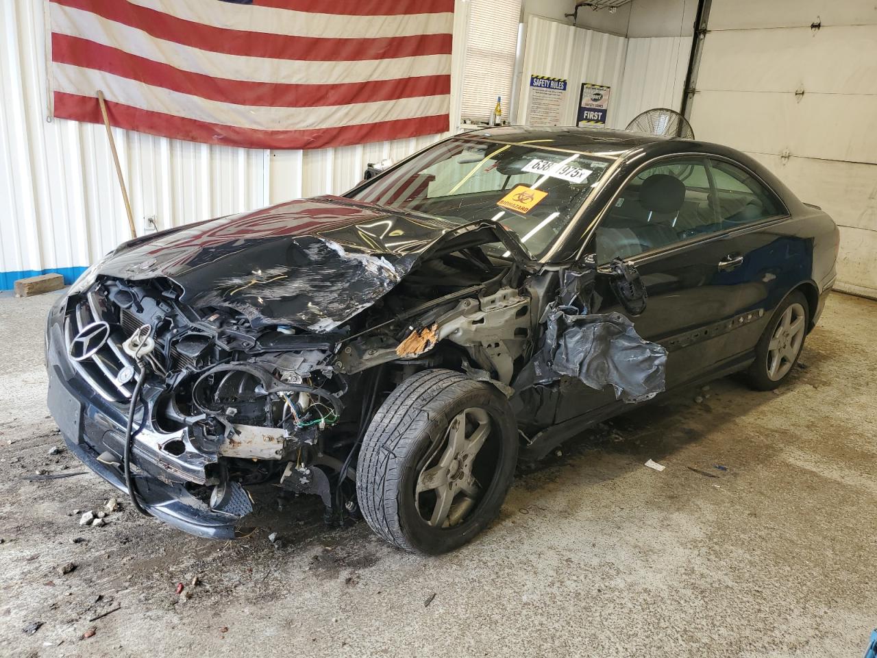 Salvage Mercedes-Benz Clk-class Image