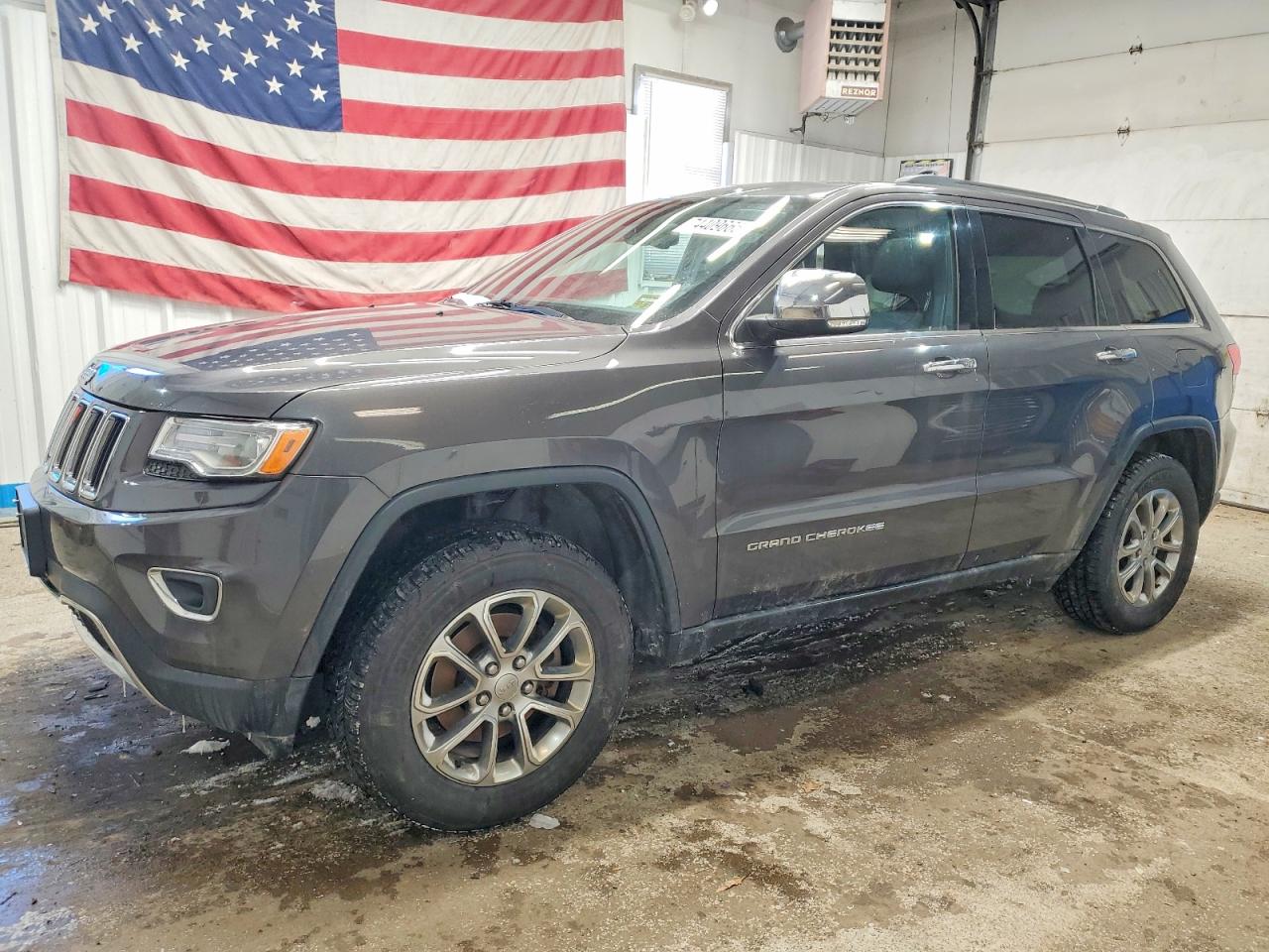 Salvage Jeep Grand Cherokee Image
