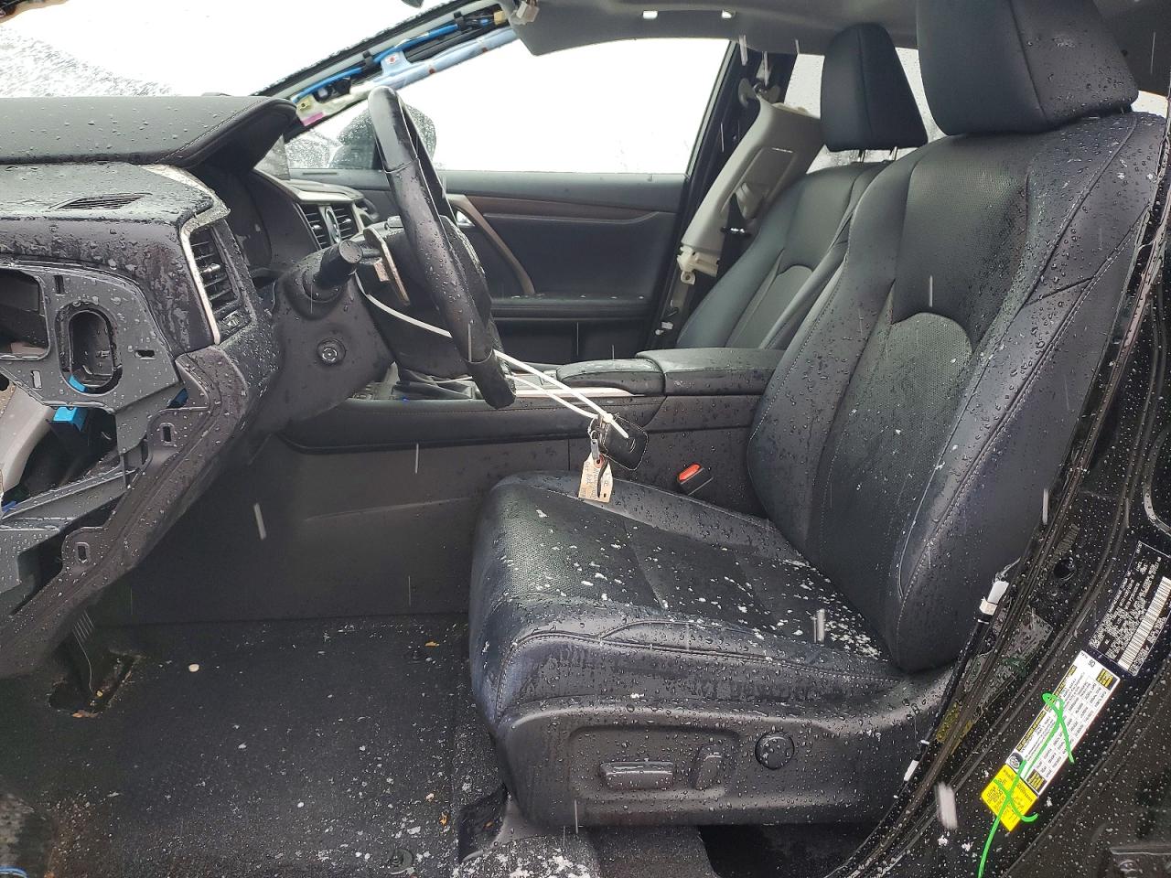 Lexus RX Base