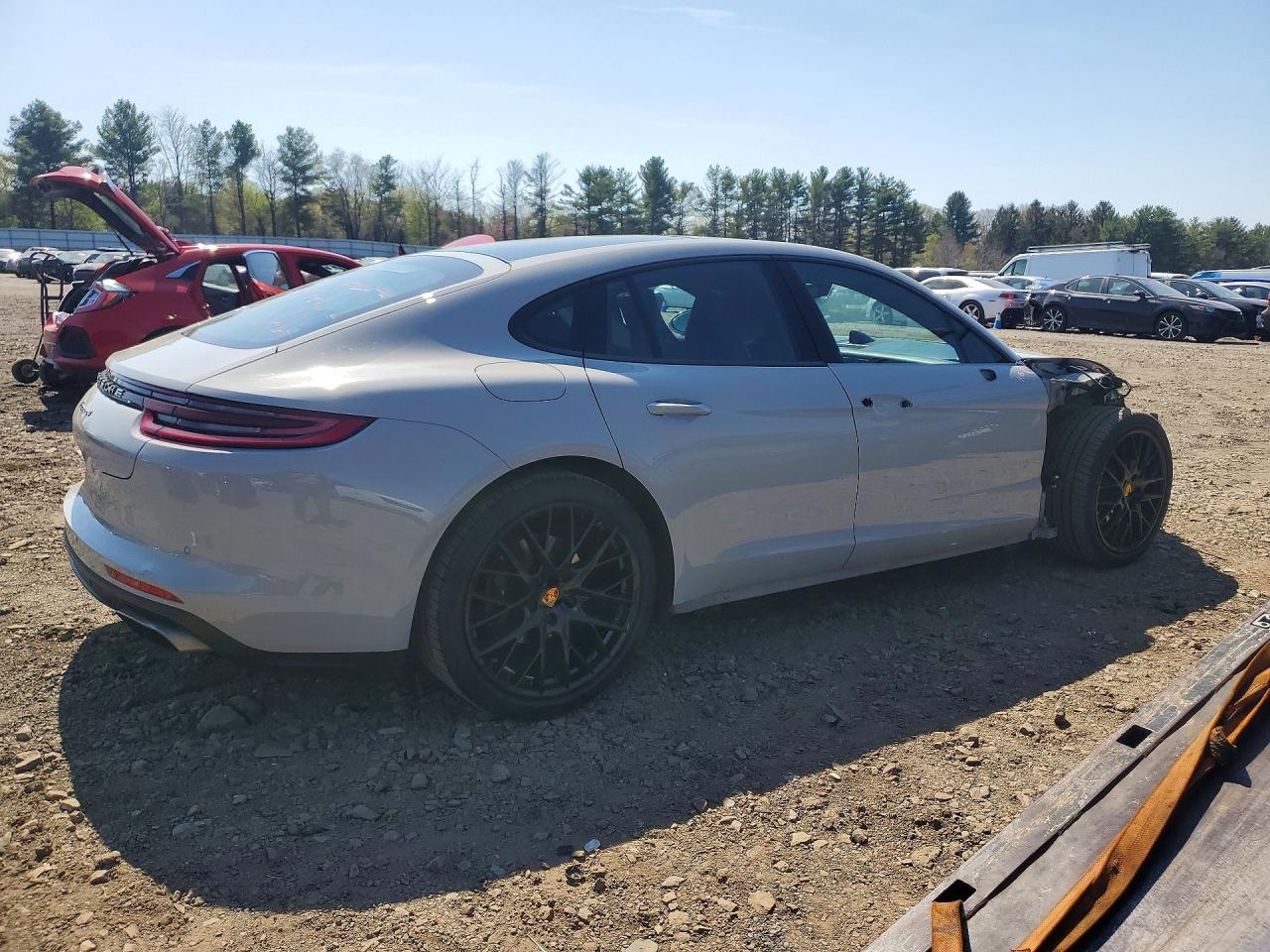 Porsche Panamera 4