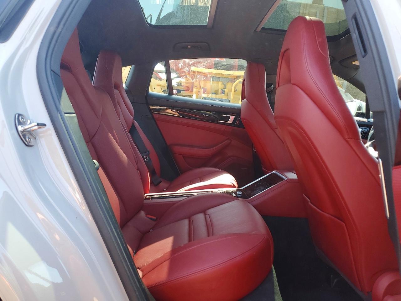Porsche Panamera 4