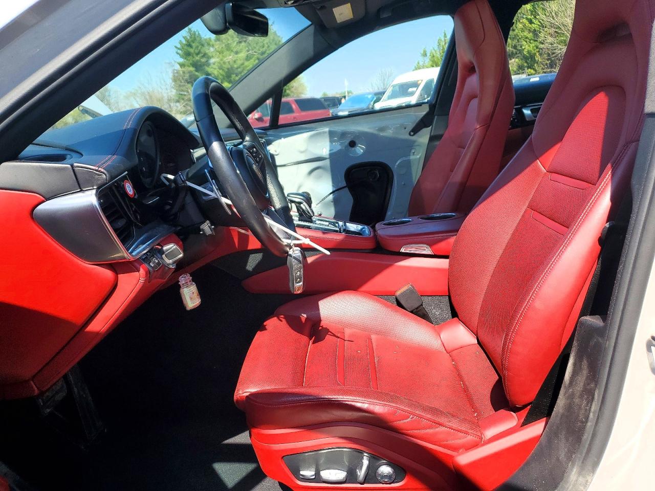Porsche Panamera 4