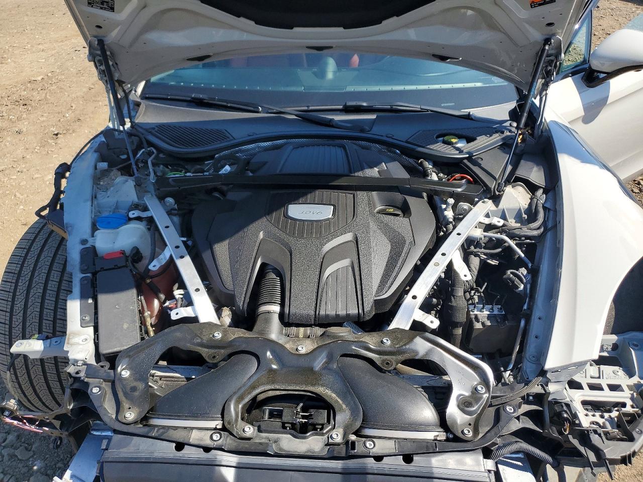 Porsche Panamera 4