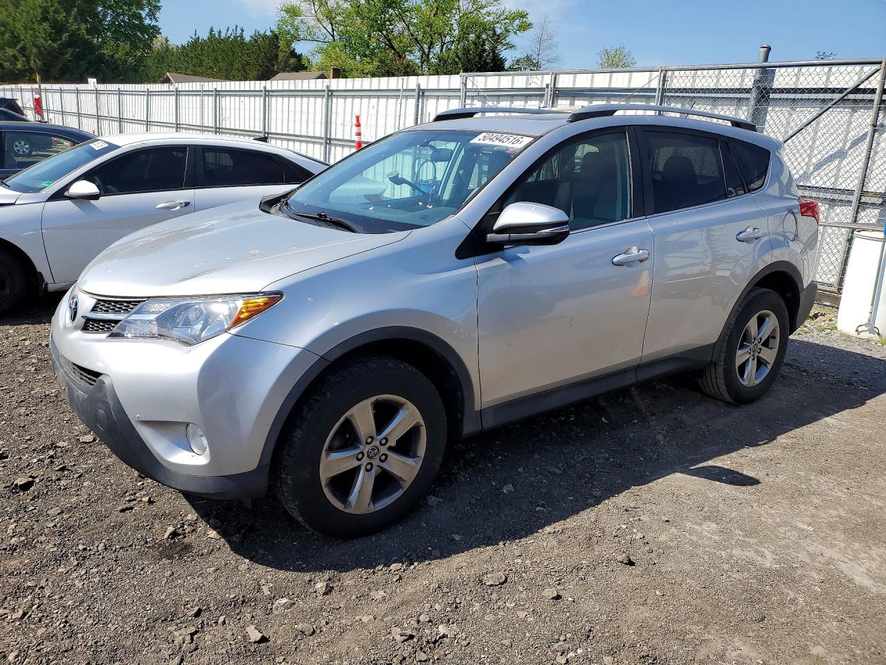 Salvage Toyota RAV4 Image