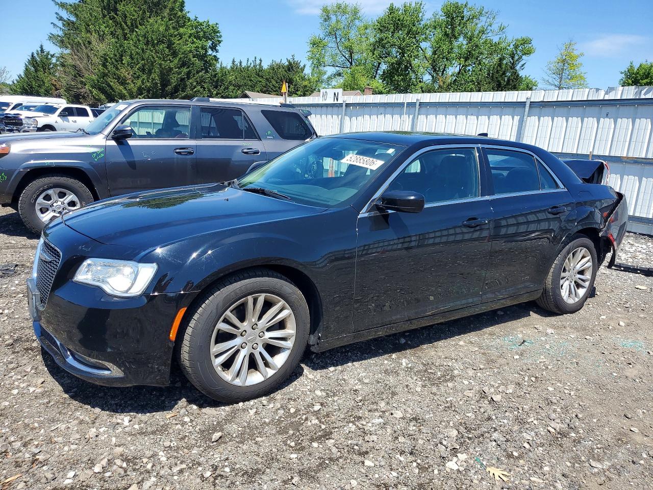 Salvage Chrysler 300 Image