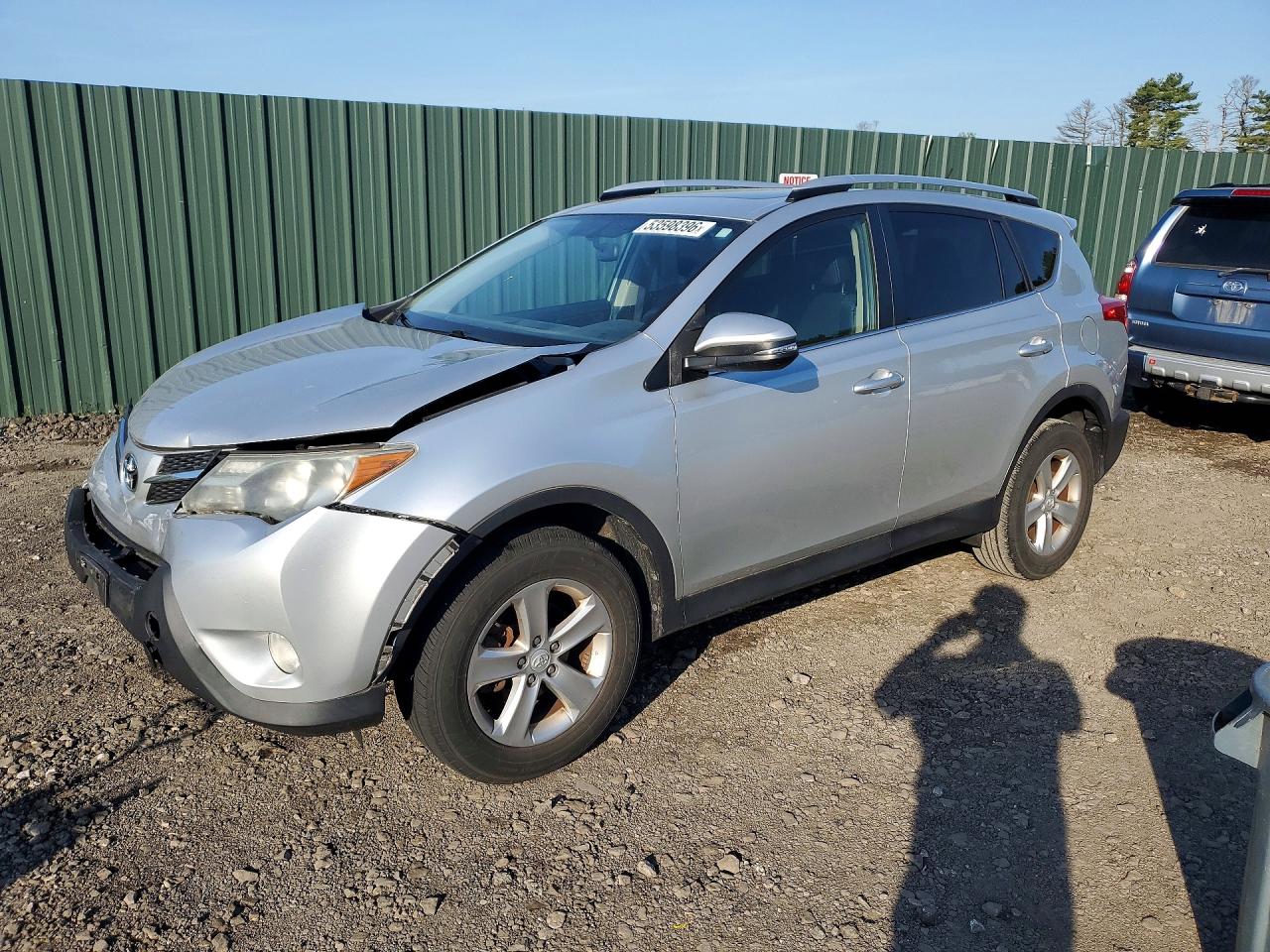 Salvage Toyota RAV4 Image