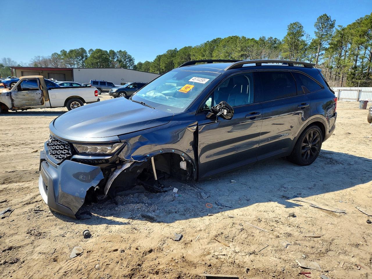 Salvage Kia Sorento Image