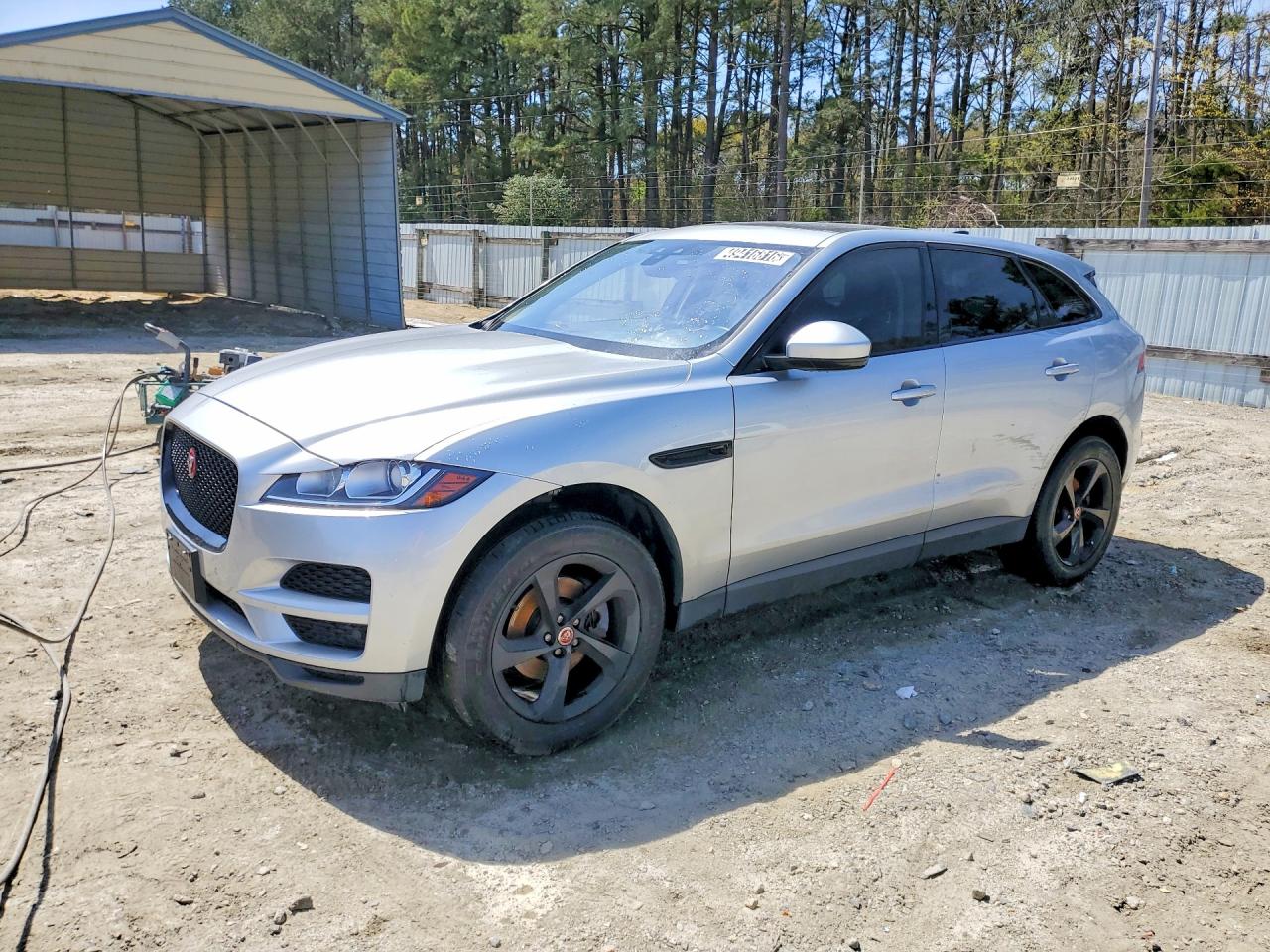 Salvage Jaguar F-PACE Image