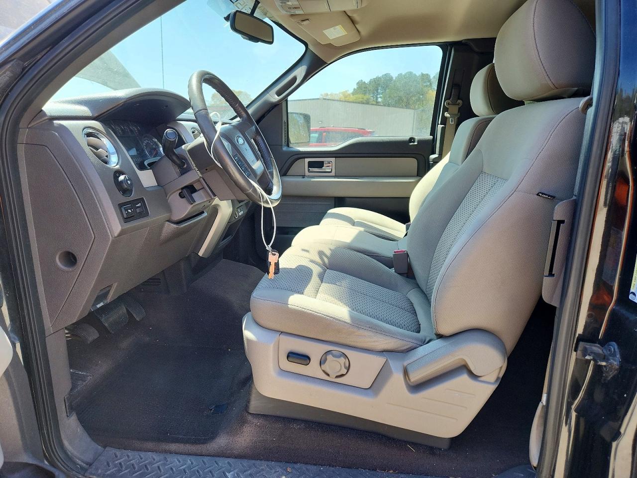 Ford F-150 Super Cab