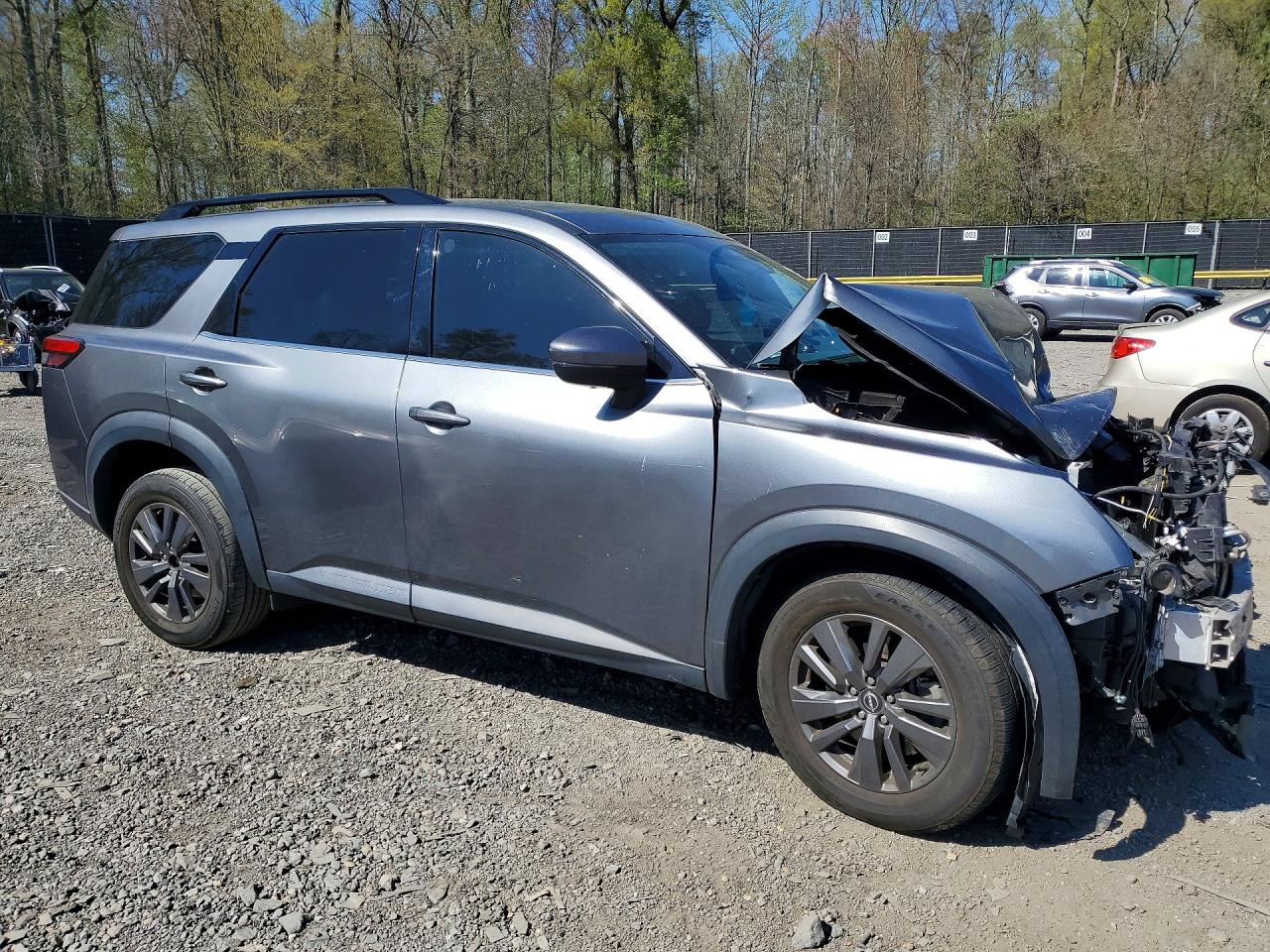 Nissan Pathfinder Sv
