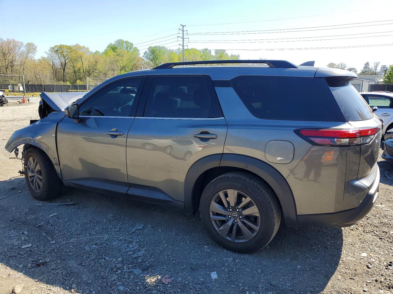 Nissan Pathfinder Sv