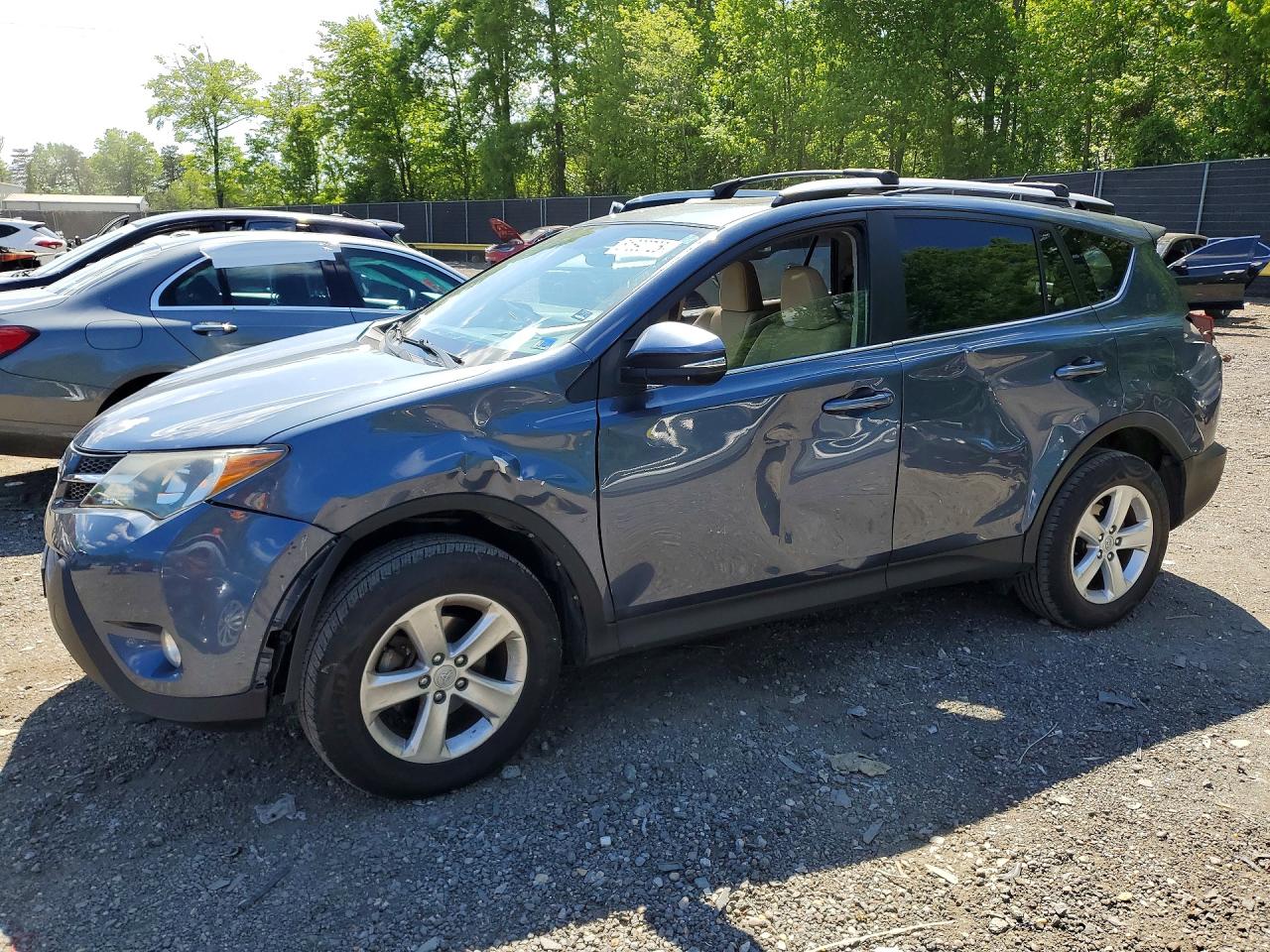 Salvage Toyota RAV4 Image