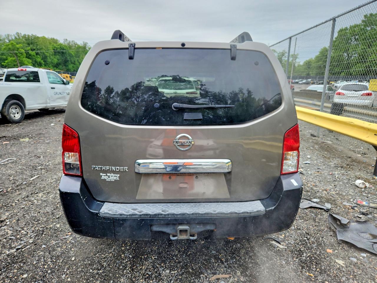 Nissan Pathfinder S