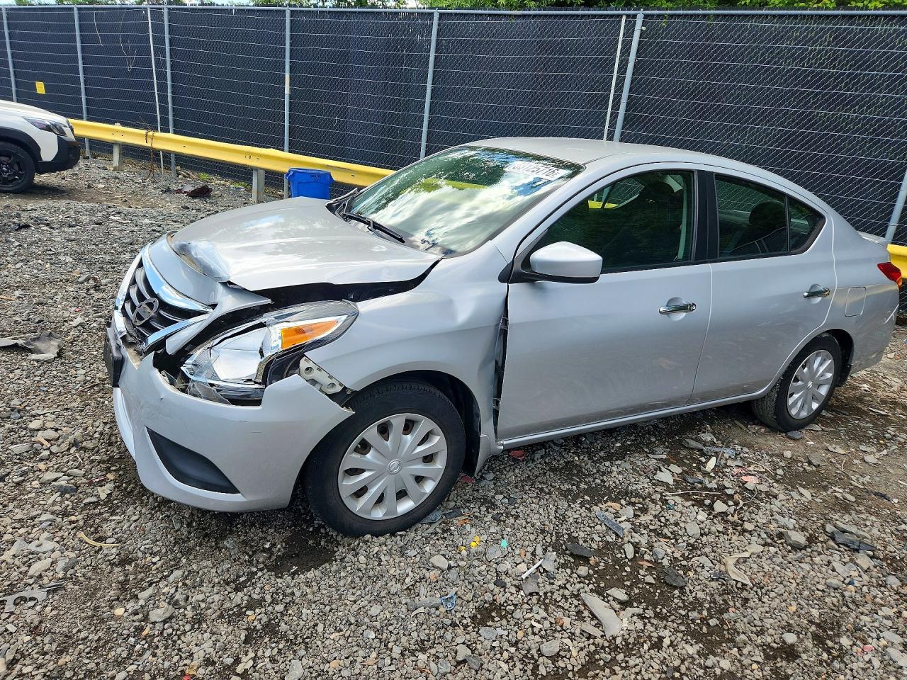 Salvage Nissan Versa Image