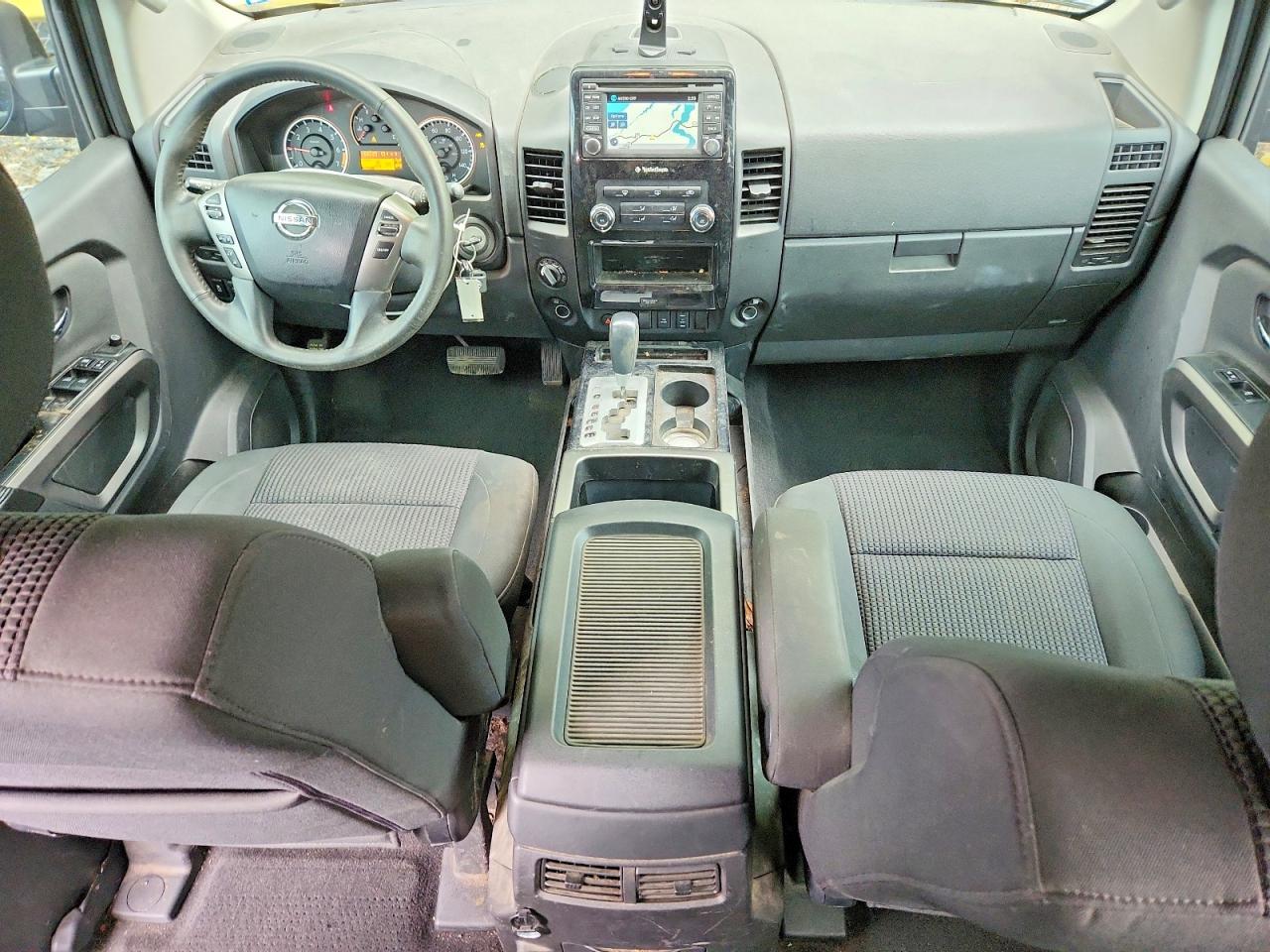 Nissan Titan Sv