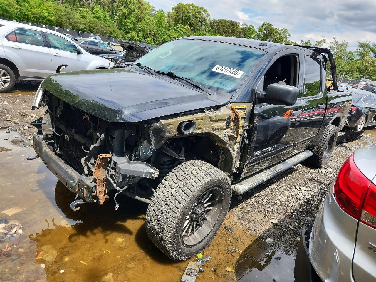 Salvage Nissan Titan Image