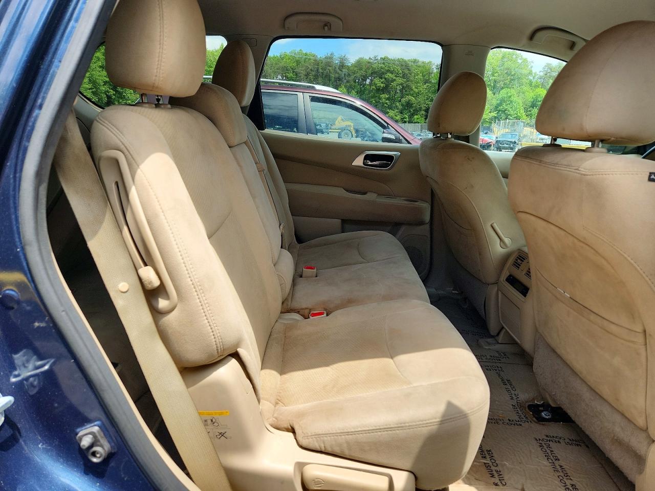 Nissan Pathfinder S