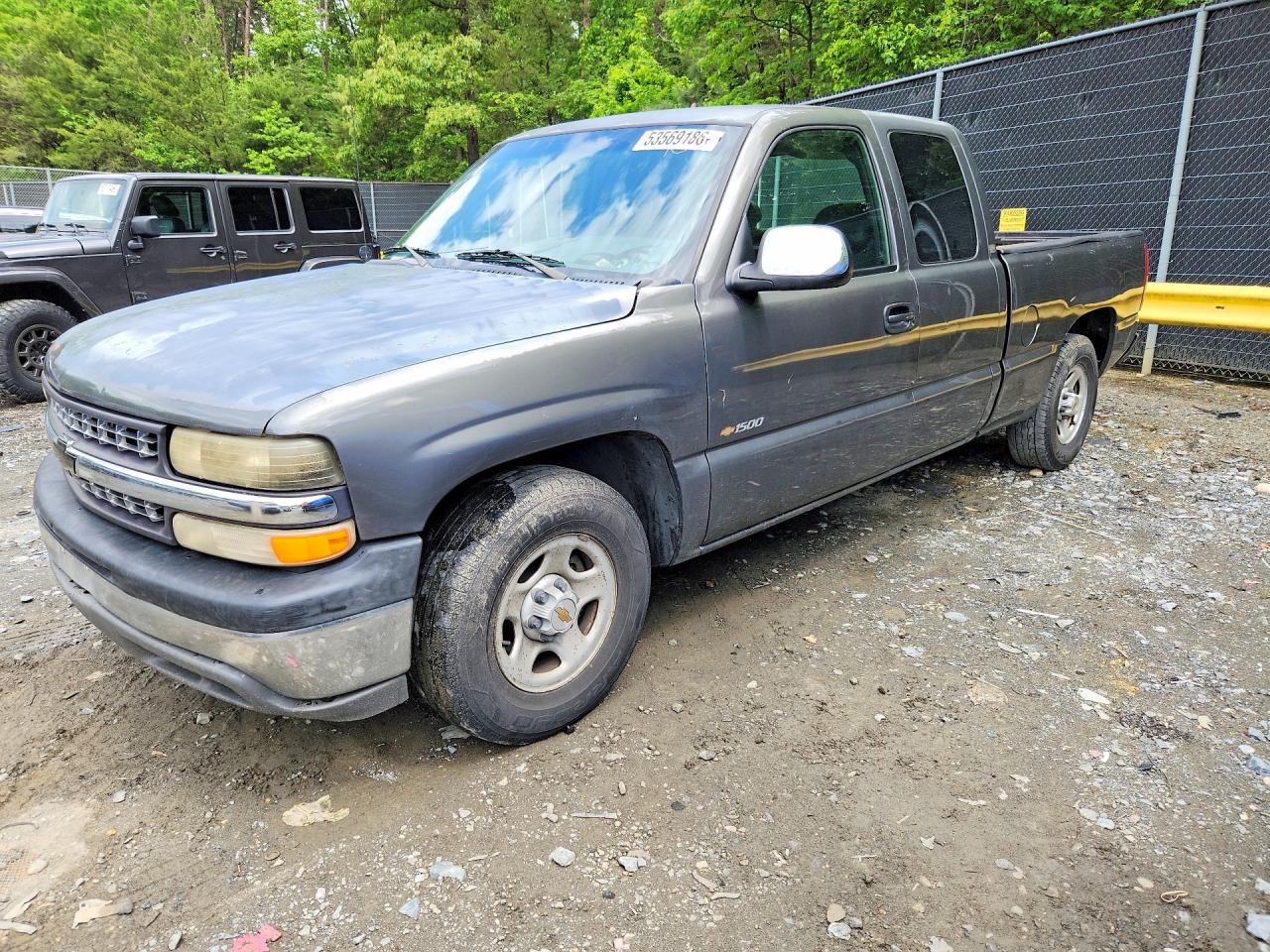 Salvage Chevrolet Silverado Image