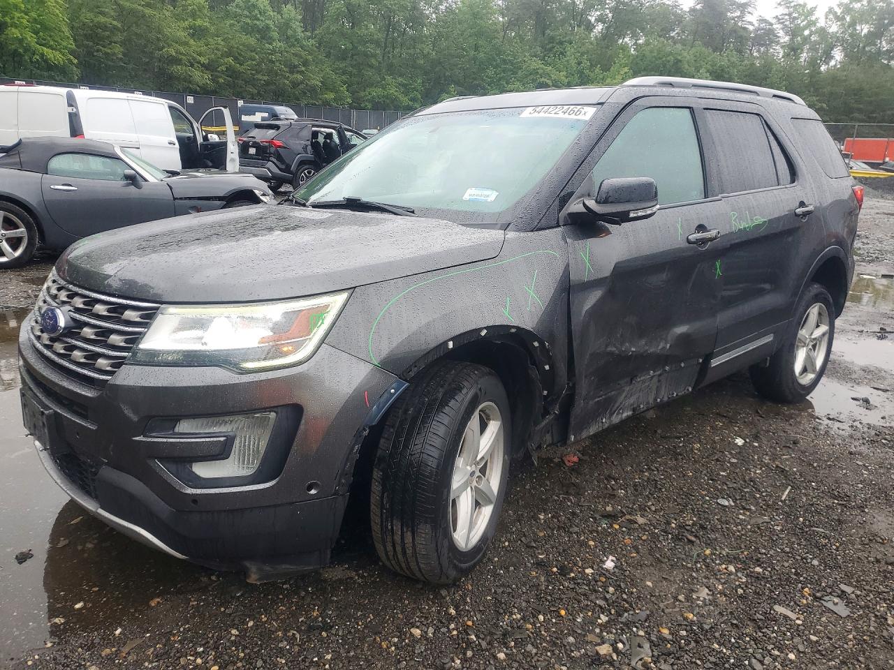 Salvage Ford Explorer Image
