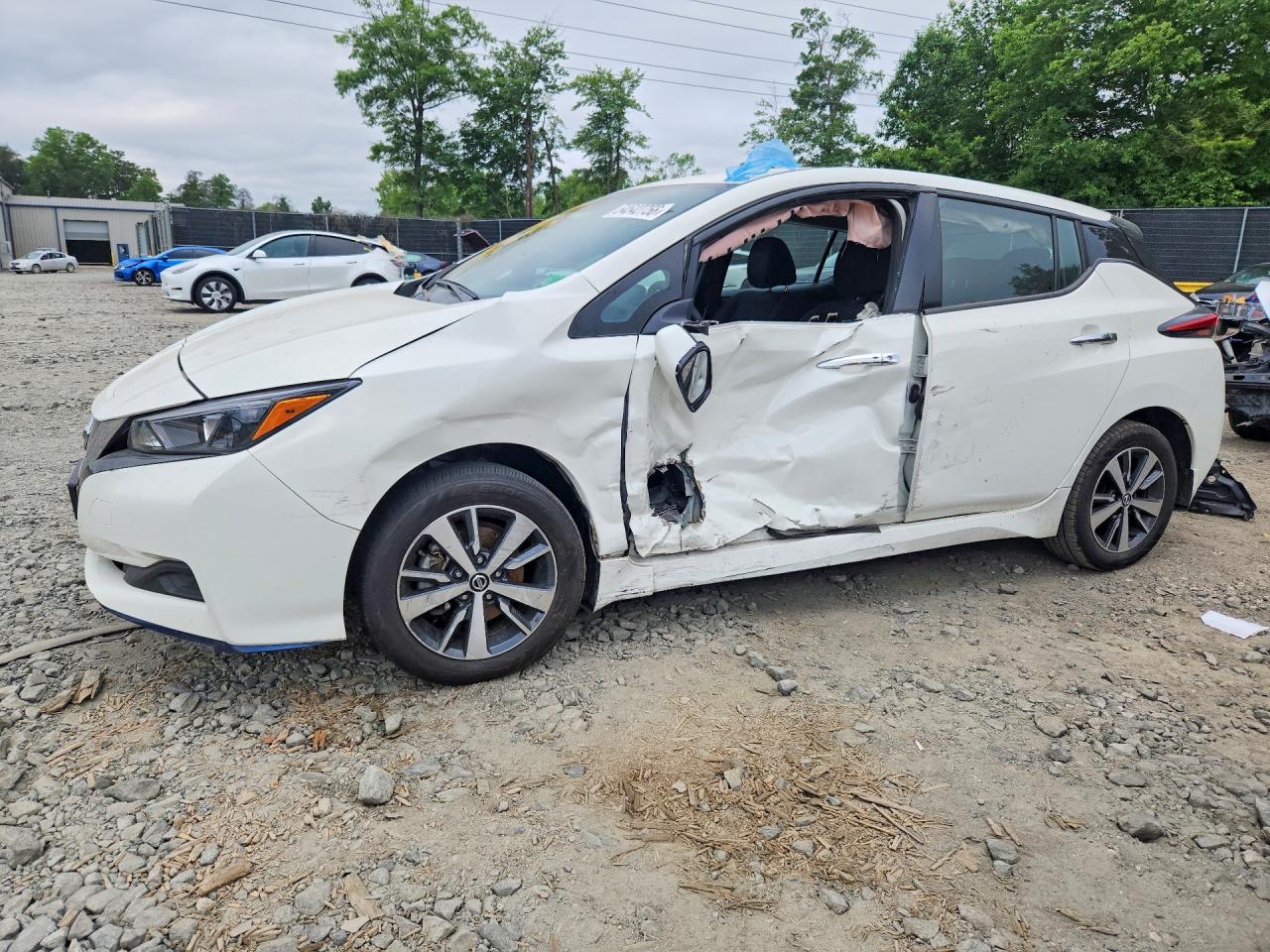 Salvage Nissan LEAF Image