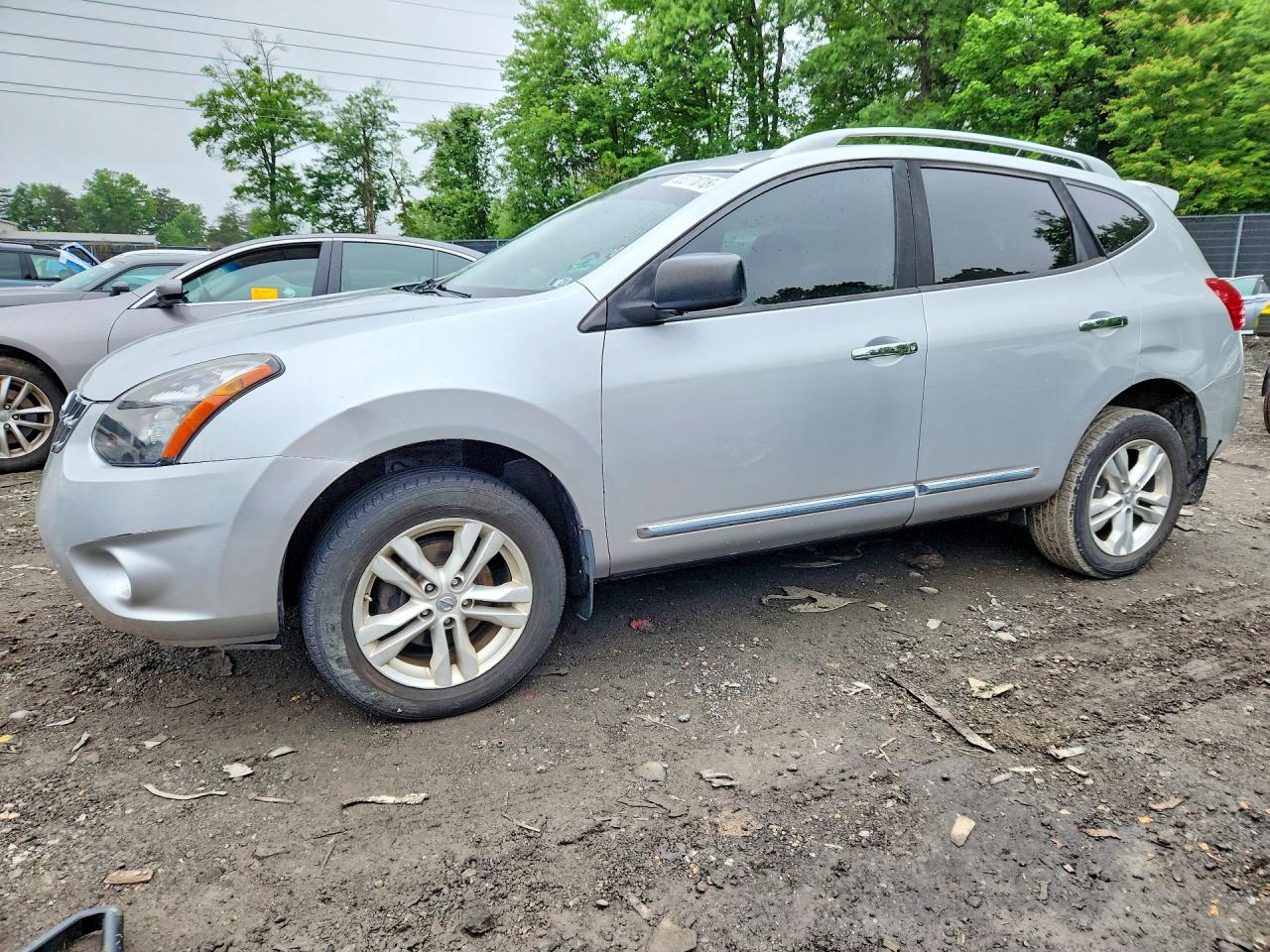 Salvage Nissan Rogue Image