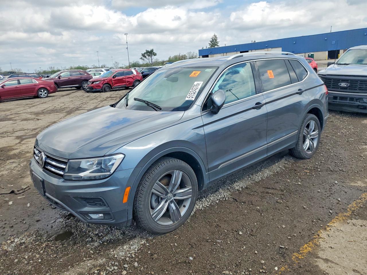 Salvage Volkswagen Tiguan Image