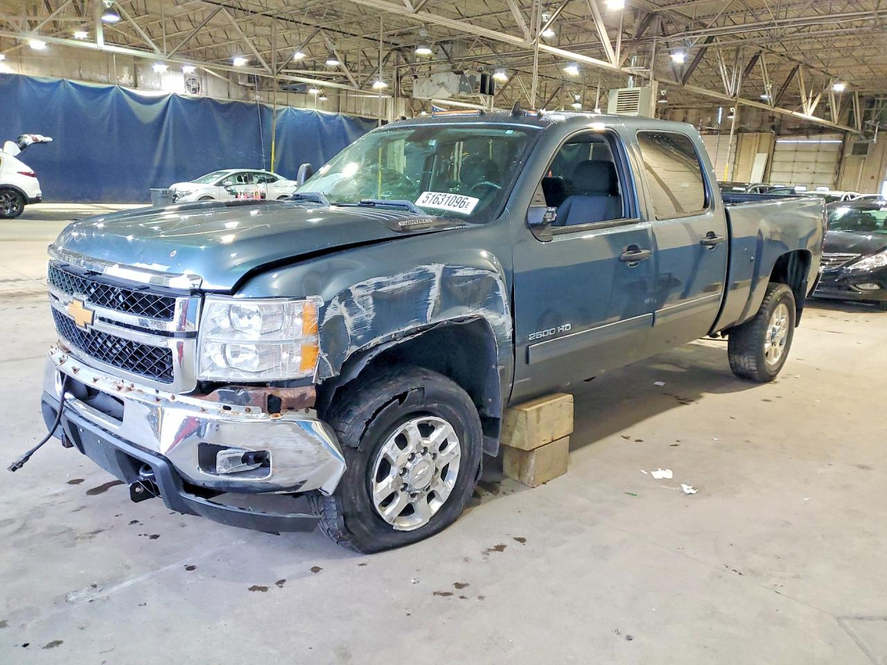 Salvage Chevrolet Silverado Image