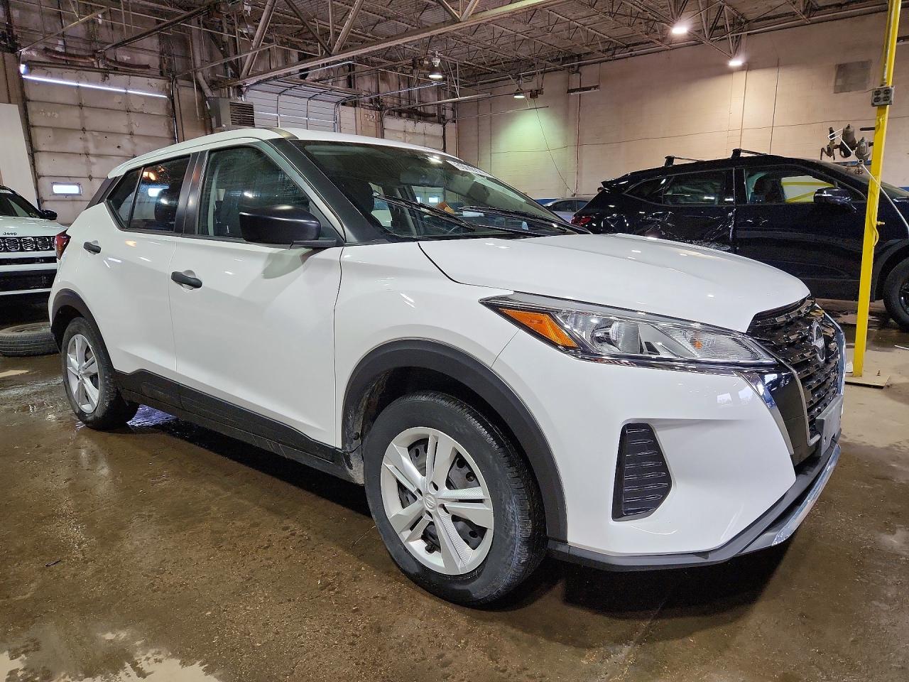 Nissan Kicks S