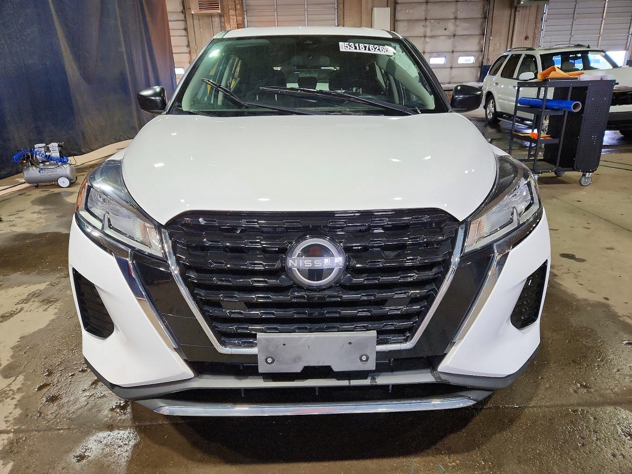 Nissan Kicks S