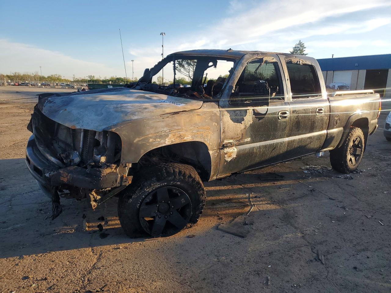 Salvage GMC Sierra Image