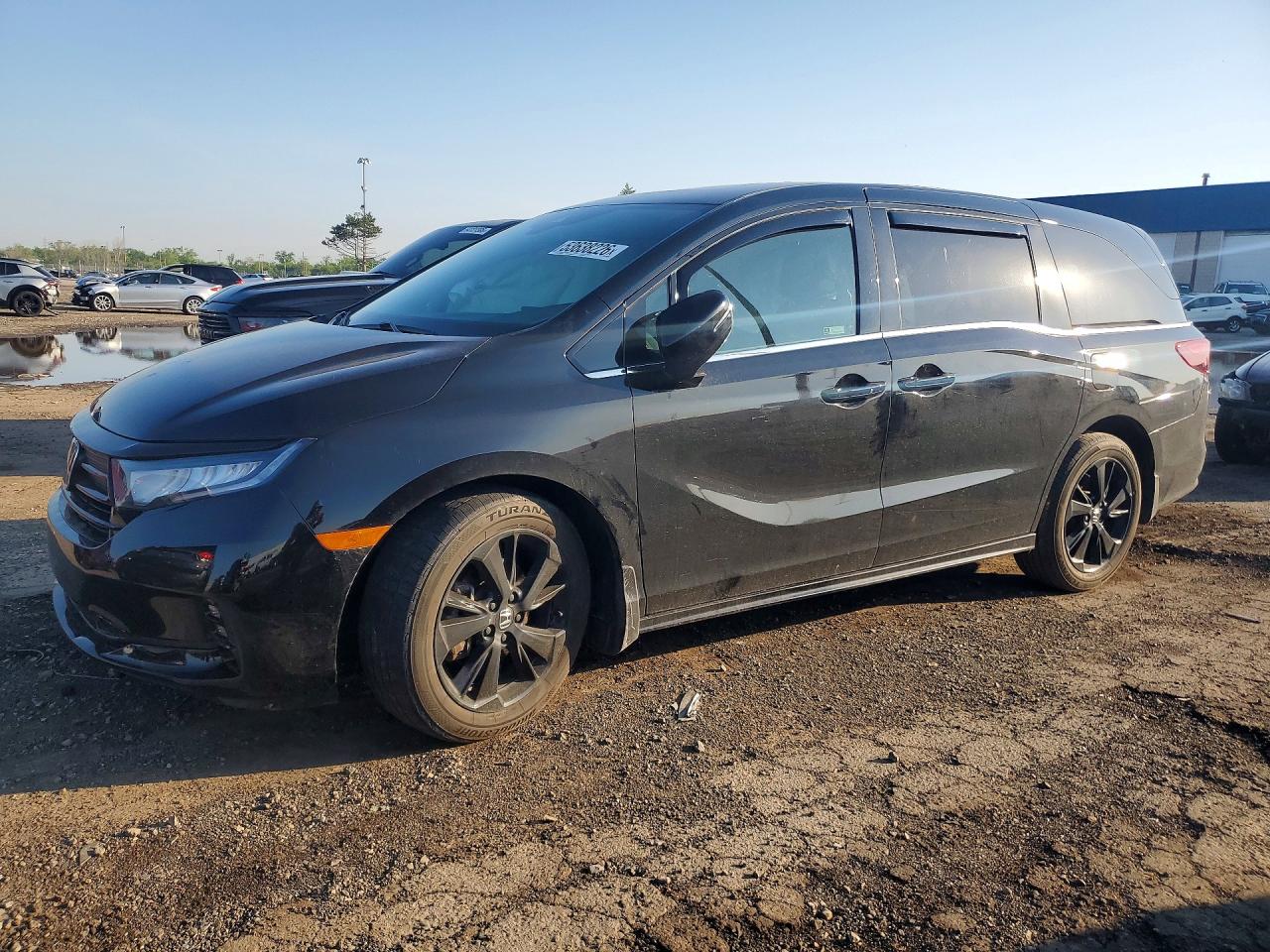 Salvage Honda Odyssey Image