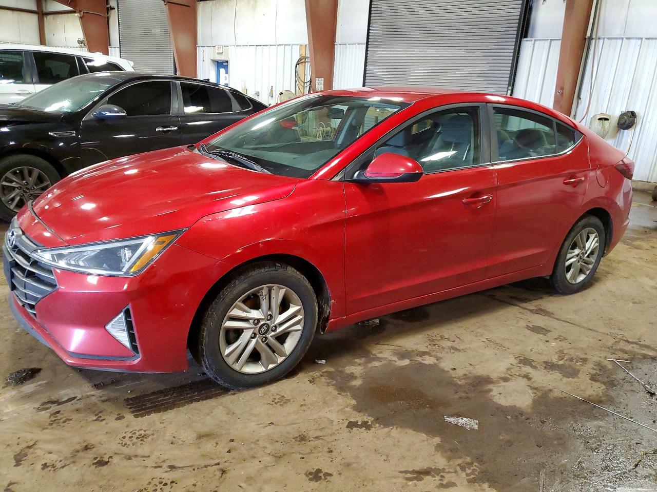Salvage Hyundai ELANTRA Image