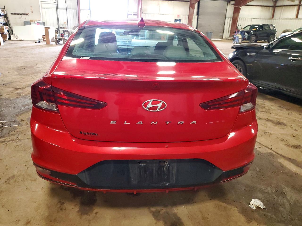 Hyundai ELANTRA Sel