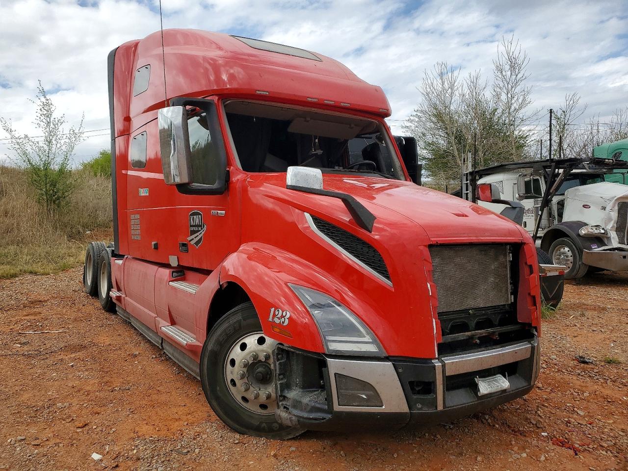 Salvage Volvo Vn Image