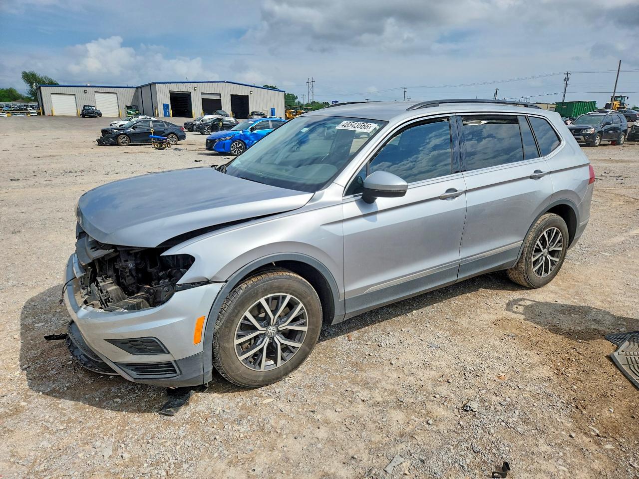 Salvage Volkswagen Tiguan Image